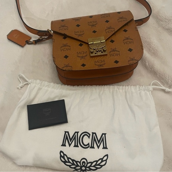 MCM PATRICIA SHOULDER BAG / CROSSBODY
HERITAGE COGNAC CANVAS - Picture 3 of 16